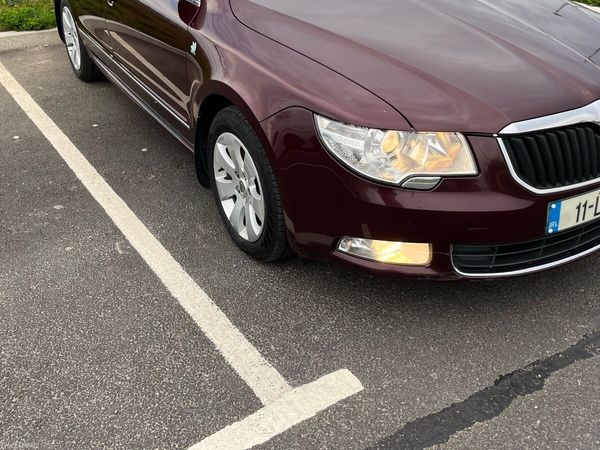 Skoda Superb Saloon, Diesel, 2011, Red
