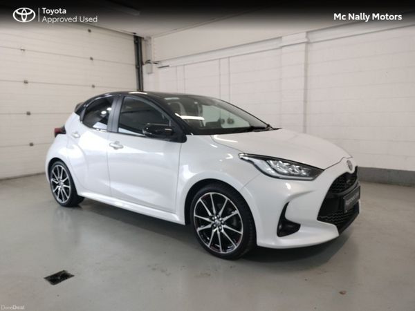 Toyota Yaris Hatchback, Petrol Hybrid, 2022, White