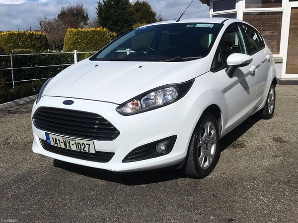 Ford Fiesta Hatchback, Petrol, 2014, White