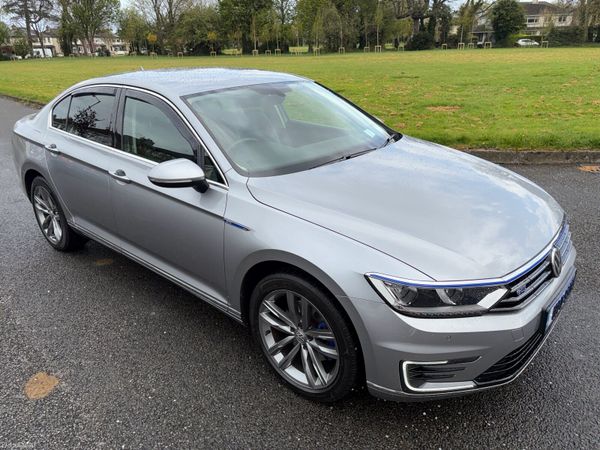 Volkswagen Passat Saloon, Petrol Plug-in Hybrid, 2018, Silver