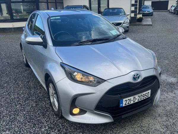 Toyota Yaris Hatchback, Petrol Hybrid, 2022, Grey