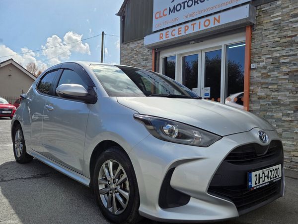 Toyota Yaris Hatchback, Petrol Hybrid, 2021, Silver