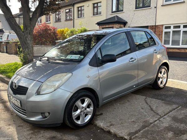 Toyota Yaris Hatchback, Petrol, 2006, Silver