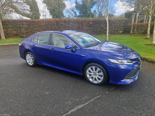 Toyota Camry Saloon, Petrol Hybrid, 2019, Blue