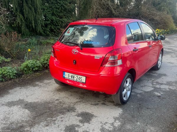 Toyota Yaris Hatchback, Petrol, 2011, Red