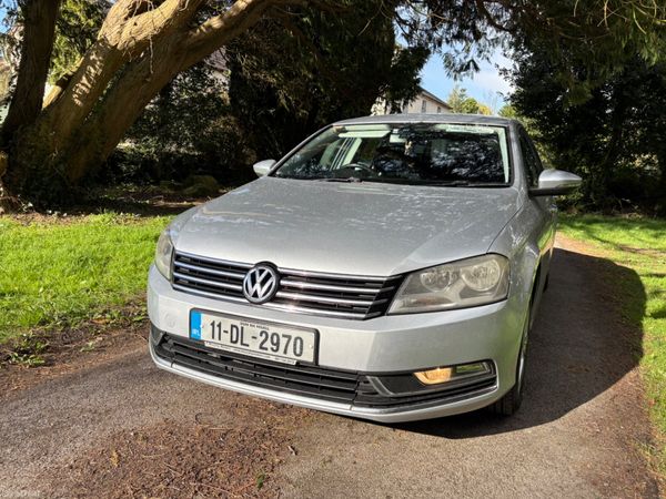 Volkswagen Passat Saloon, Diesel, 2011, Silver