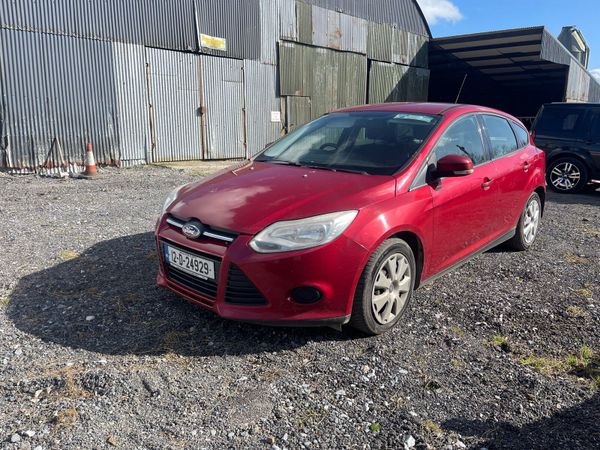 Ford Focus Hatchback, Diesel, 2012, Red