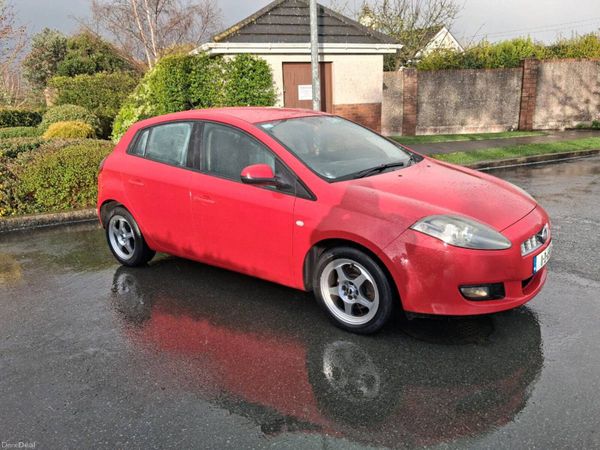 Fiat Bravo Hatchback, Diesel, 2011, Red