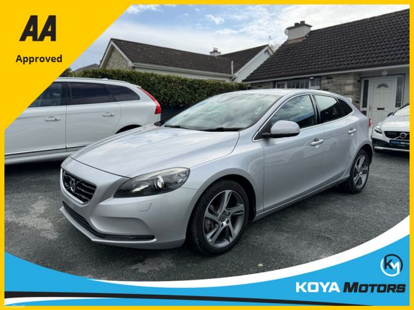 Volvo V40 Hatchback, Diesel, 2016, Silver