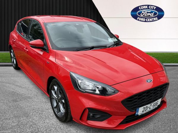 Ford Focus Hatchback, Petrol, 2020, Red