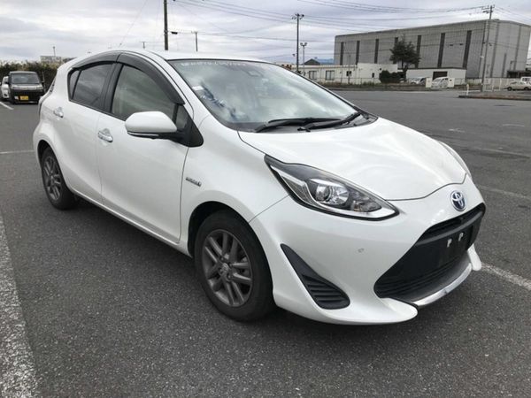 Toyota Aqua Hatchback, Petrol Hybrid, 2020, White