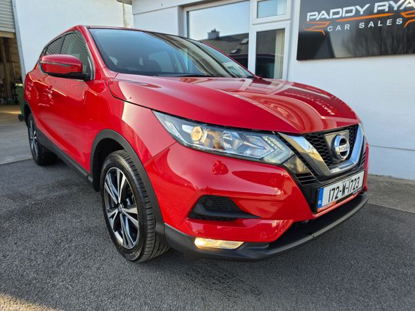 Nissan Qashqai SUV, Diesel, 2017, Red