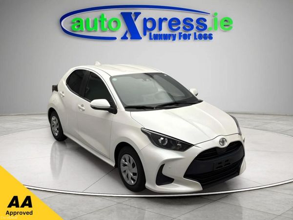 Toyota Yaris Hatchback, Petrol, 2021, White