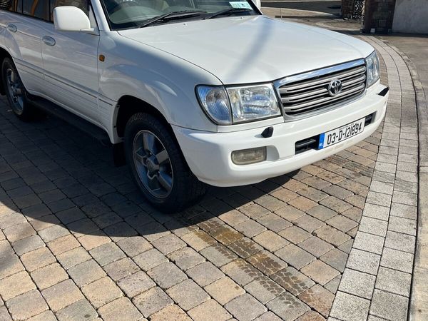 Toyota Land Cruiser SUV, Petrol, 2003, White