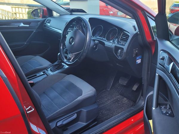 Volkswagen Golf Hatchback, Petrol, 2015, Red