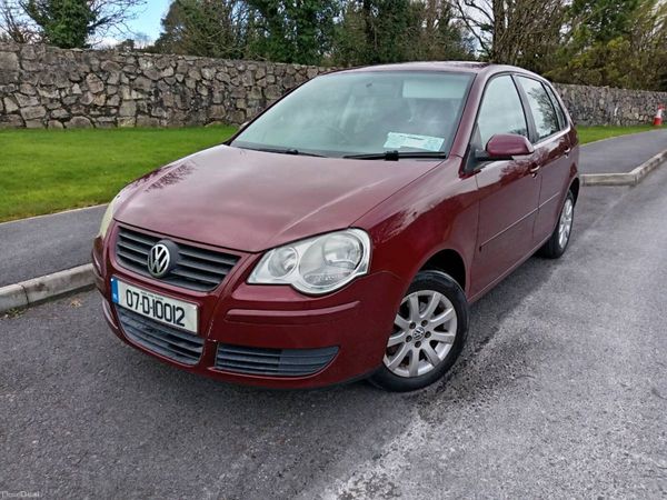 Volkswagen Polo Hatchback, Petrol, 2007, Red