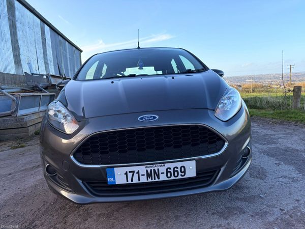 Ford Fiesta Hatchback, Petrol, 2017, Grey