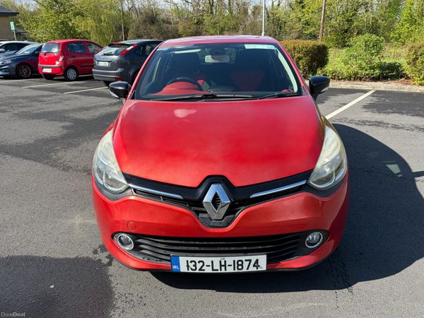 Renault Clio Hatchback, Petrol, 2013, Red
