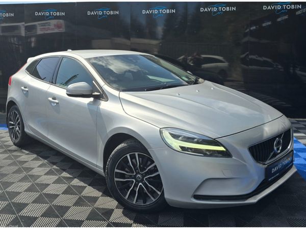 Volvo V40 Hatchback, Diesel, 2016, Silver