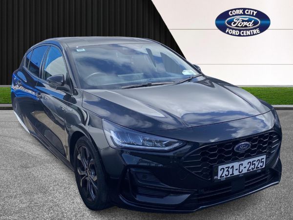Ford Focus Hatchback, Petrol, 2023, Black