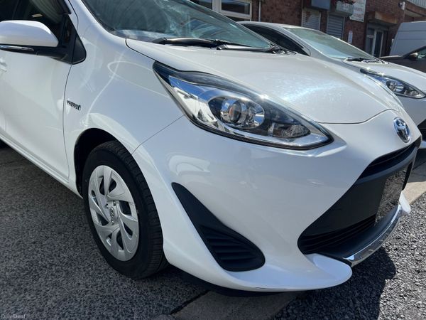 Toyota Aqua Hatchback, Petrol Hybrid, 2020, White