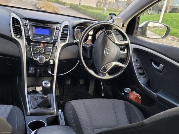 Hyundai i30 Estate/Jeep, Diesel, 2014, White