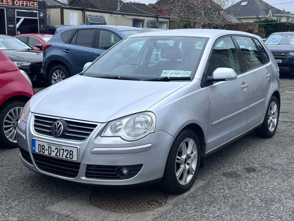 Volkswagen Polo Hatchback, Petrol, 2008, Silver