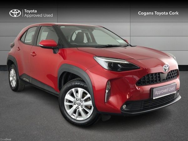 Toyota Yaris Cross Hatchback, Petrol Hybrid, 2023, Red