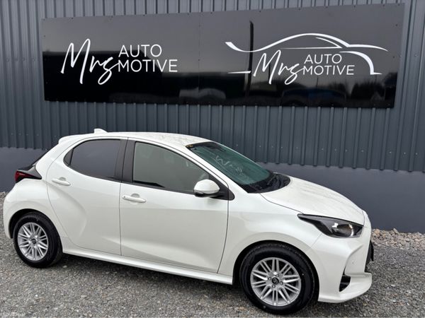 Toyota Yaris Hatchback, Petrol, 2022, White