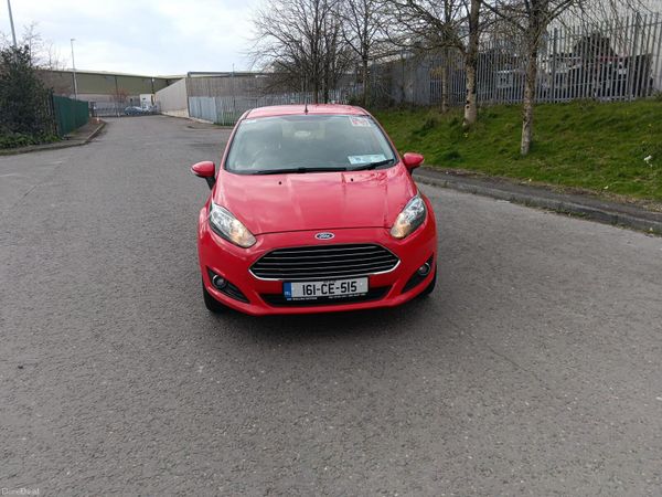 Ford Fiesta Hatchback, Petrol, 2016, Red