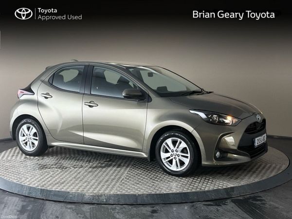 Toyota Yaris Hatchback, Petrol, 2021, Green