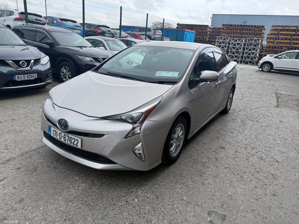 Toyota Prius Hatchback, Petrol Hybrid, 2017, Gold