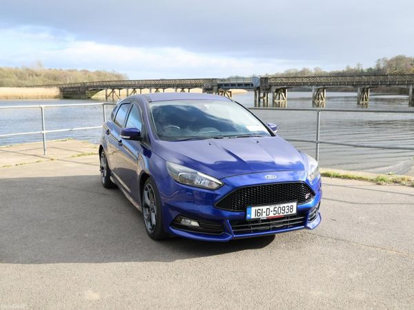 Ford Focus Hatchback, Diesel, 2016, Blue