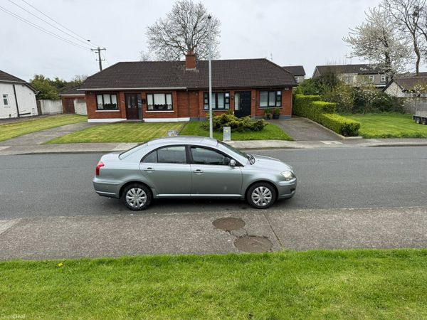 Toyota Avensis Saloon, Petrol, 2008, Grey