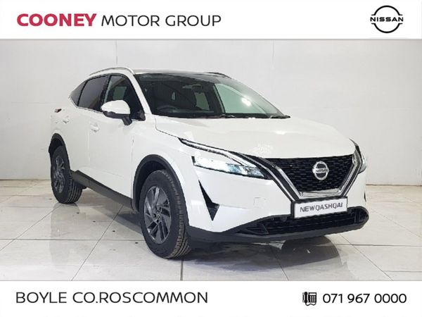 Nissan Qashqai MPV, Petrol, 2022, White