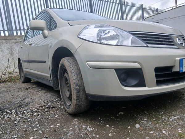 Nissan Tiida Saloon, Diesel, 2011, Silver