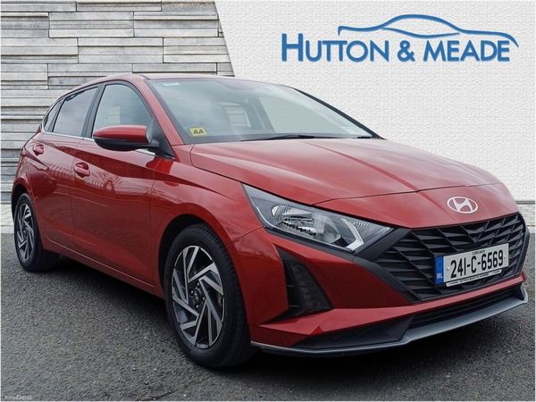 Hyundai i20 Hatchback, Petrol, 2024, Red