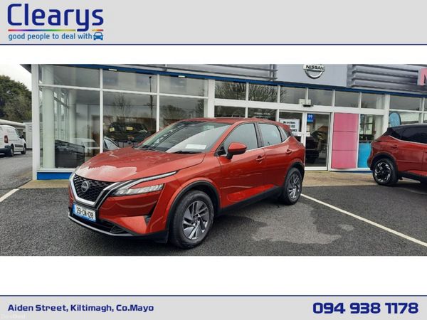 Nissan Qashqai MPV, Petrol, 2025, Red