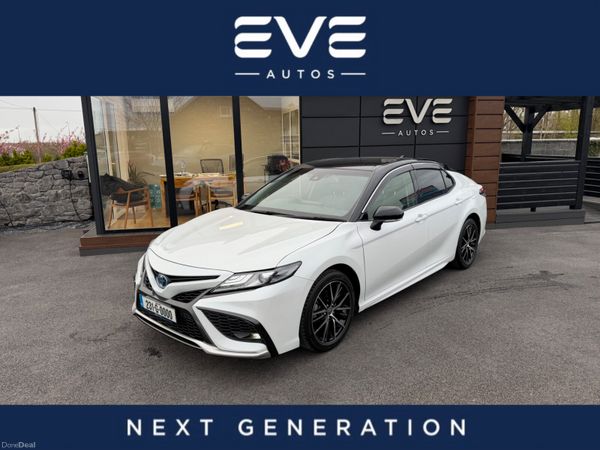 Toyota Camry Saloon, Petrol Hybrid, 2023, White