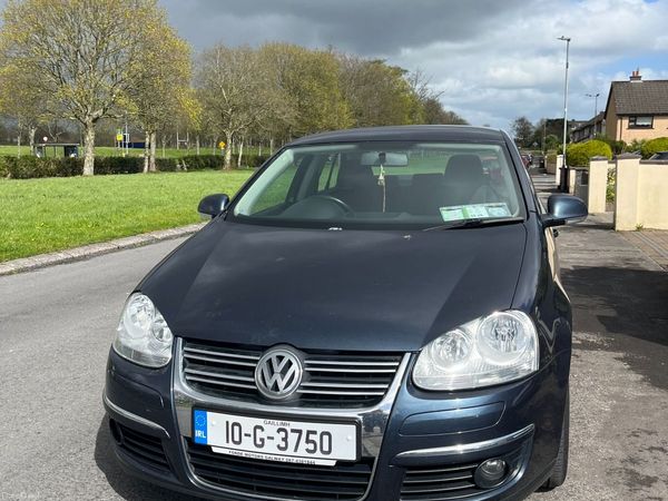 Volkswagen Jetta Saloon, Diesel, 2010, Blue