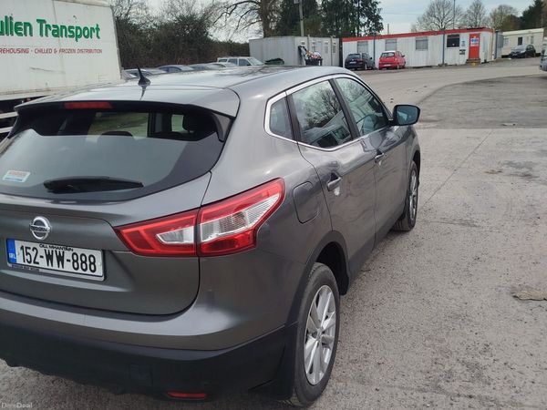 Nissan Qashqai Hatchback, Diesel, 2015, Grey