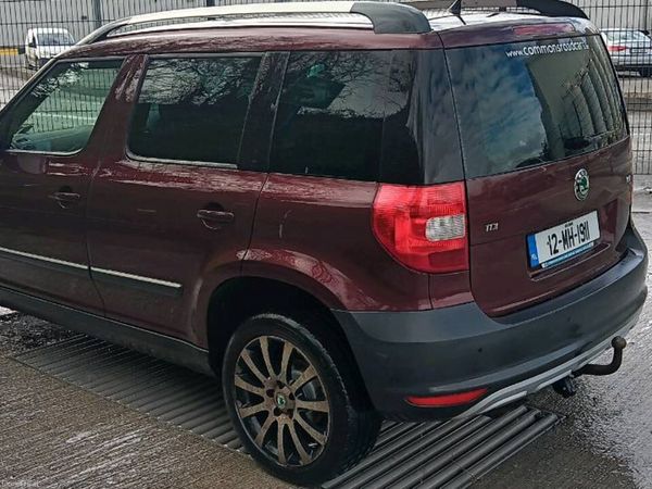 Skoda Yeti SUV, Diesel, 2012, Red