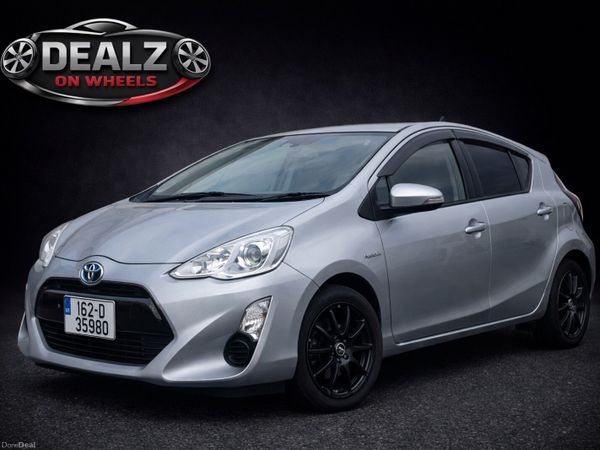 Toyota Aqua Hatchback, Petrol Hybrid, 2016, Silver