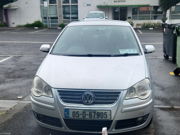Volkswagen Polo Hatchback, Petrol, 2005, Silver