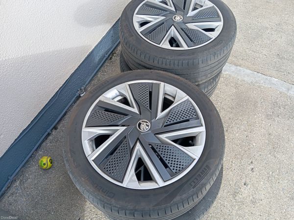 Skoda Superb Saloon, Diesel, 2024, Black