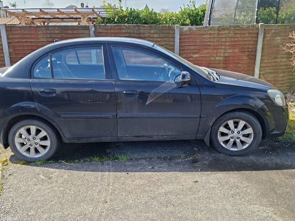 Kia Rio Saloon, Diesel, 2010, Black