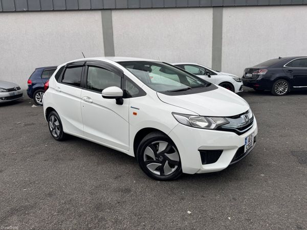 Honda Fit Hatchback, Petrol Hybrid, 2014, White