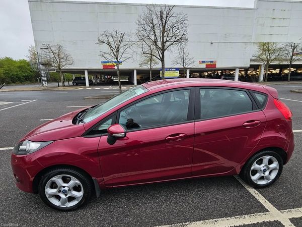 Ford Fiesta Hatchback, Petrol, 2010, Red
