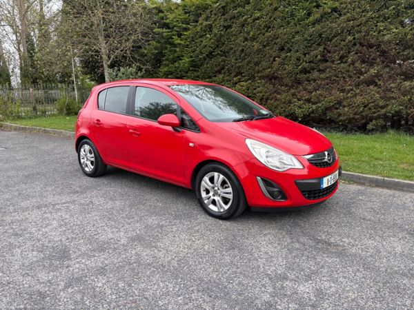 Opel Corsa Hatchback, Petrol, 2011, Red