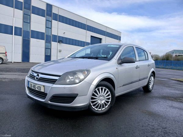 Opel Astra Hatchback, Petrol, 2006, Silver